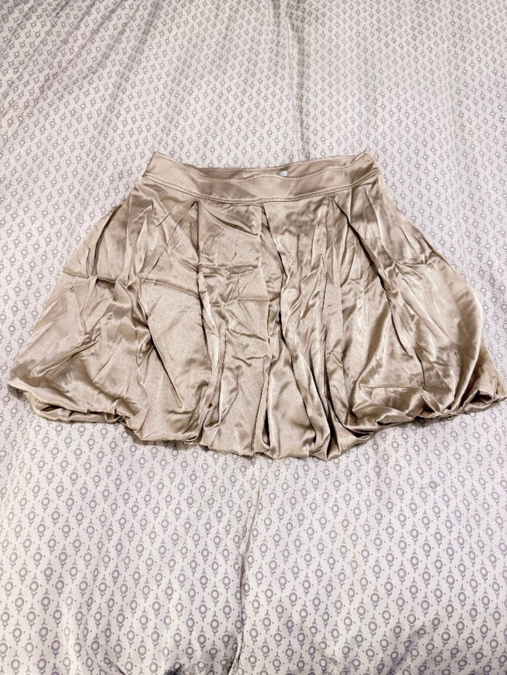 NWT Beautiful Diane Von Furstenberg Champagne Gold Silk Bubble Skirt Size 10 US